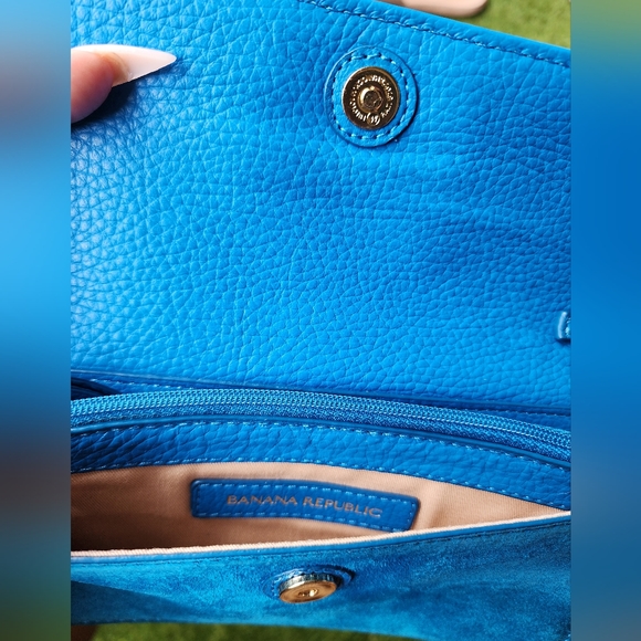 ๐HP๐ Banana Republic Suede Chain Bag - Picture 2 of 7